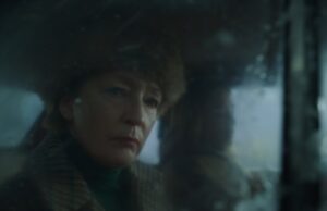Lesley Manville encontra o caos político como o clipe de estreia de Kasia Adamik ‘Wintertime Of The Crow’, reivindica o estudo de Mike Leigh ‘em Still Live in Your Bones’ (único) Lesley Manville encontra o caos político como o clipe de estreia de Kasia Adamik 'Wintertime Of The Crow', reivindica o estudo de Mike Leigh 'em Still Live in Your Bones' (único)