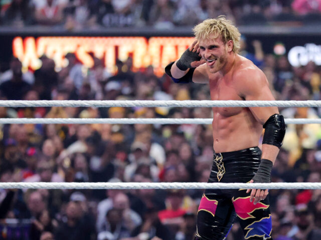 Logan Paul angustiado com a escolha da WWE de três vias H 

