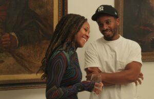 ‘Love, Brooklyn’ é deslumbrante e real em relação à sua configuração de título, não é assim o seu encantador triangular 'Love, Brooklyn' é deslumbrante e real em relação à sua configuração de título, não é assim o seu encantador triangular