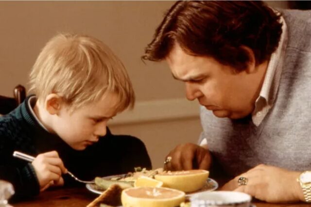 Macaulay Culkin diz que John Candy foi o primeiro a ver o abuso de seu pai em 'John Candy: eu gosto de mim' Doc

