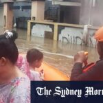 'Mais alto que testemunhamos': Bali inundado por inundações flash mortais