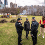 Soberania do acampamento no domínio Kings, onde as pessoas que acabaram de se apresentar e observar uma cerimônia semanal e a celebração da cultura foram atacadas pelos neonazistas após o evento de marcha para a Austrália.