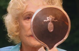 Mais uma vez, voltamos ao fabricante de fotos de Hitler em ‘Riefenstahl’, desta vez com prova condenatória Mais uma vez, voltamos ao fabricante de fotos de Hitler em 'Riefenstahl', desta vez com prova condenatória