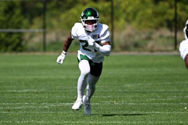 Malachi Moore no Jets Practice em 26 de setembro de 2025. 