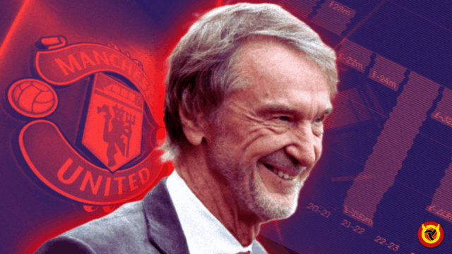 O co-proprietário do Manchester United, Sir Jim Ratcliffe, conversa em Old Trafford