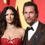 Camila Alves e Matthew McConaughey no Vanity Fair Oscar Party em 10 de março de 2024 em Beverly Hills.