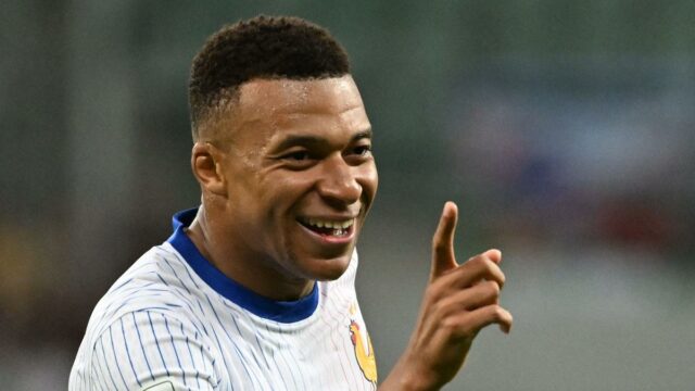 Mbappe afirma que conectar a França de Henry uma honra, mas não está em casa no documento de todos os tempos 

