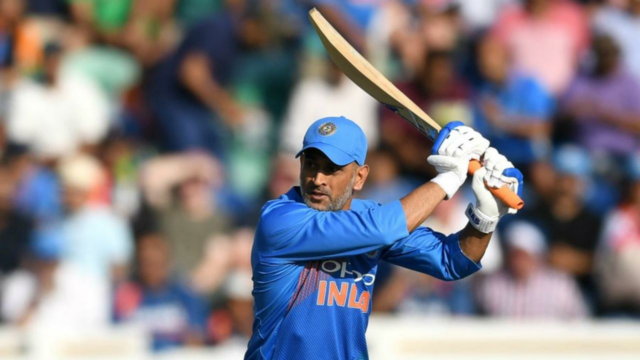 Mishra compartilha como Dhoni deixou seu comportamento tranquilo depois do prêmio dos campeões 2013 

