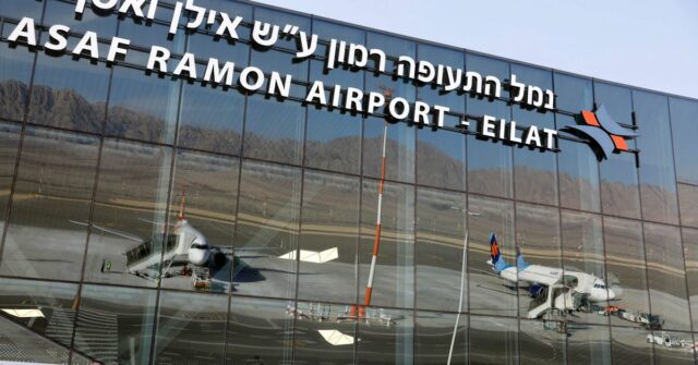 Missile hits no aeroporto israelense internacional depois que as sirenes falharem

