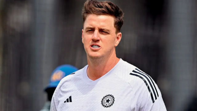 Morne Morkel admira os jogadores da Índia após controlar a eficiência versus os Emirados Árabes Unidos 

