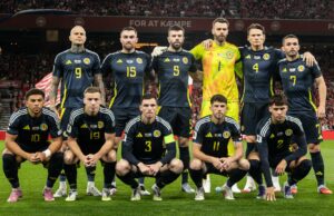 Muitas batalhas venceram, muitos dribles, uma ajuda, ex-homem utd masculino, subida para a primeira classe na tela brilhante Scott McTominay, da Escócia, olha