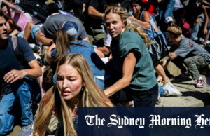 ‘Muito sangue’: testemunhas descrevem o tiroteio de Charlie Kirk 'Muito sangue': testemunhas descrevem o tiroteio de Charlie Kirk