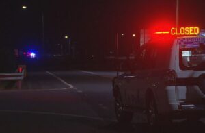 Mulher acusada enquanto as investigações continuam no acidente fatal no vale de Hunter Cena do crime após um acidente de carro no NSW Hunter Valley.