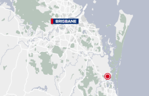 Mulher lutando pela vida após a facada do shopping center de ouro Mulher lutando pela vida após a facada do shopping center de ouro