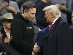 Trump é popular apenas na fossa racista online de Elon Musk Cartoon de Clay Bennett