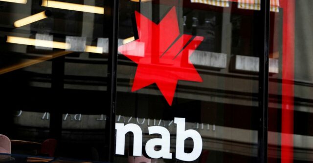 Nab corta centenas de papéis, move empregos no exterior Banco Nacional da Austrália em Sydney.