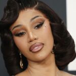 'Não me desrespeite': Cardi B joga caneta em empurrar cara, consertando um limite na conversa de maternidade