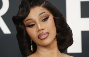 ‘Não me desrespeite’: Cardi B joga caneta em empurrar cara, consertando um limite na conversa de maternidade 'Não me desrespeite': Cardi B joga caneta em empurrar cara, consertando um limite na conversa de maternidade