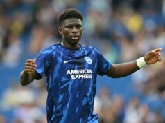 Não se lembro de Baleba e Wharton, o alvo adequado do meio -campo de Guy Utd joga na Premier Organization e permanece em sua vida Morgan Rogers, Djed Spence, Ollie Watkins e Elliot Anderson, da Inglaterra, apertam as mãos