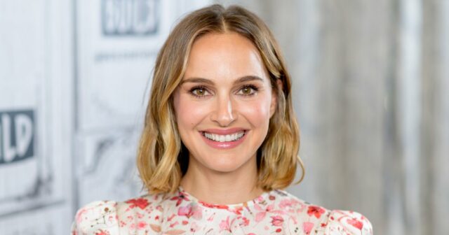 Natalie Portman colocou os calçados confortáveis ​​que sempre estão esgotados- mas essa variação de US $ 40 é muito melhor 

