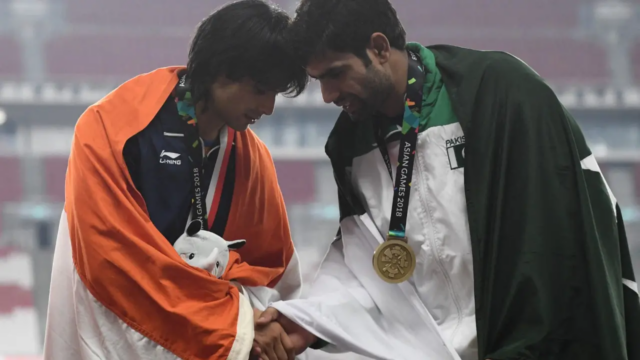 Neeraj vs Arshad e o problema dos limites 

