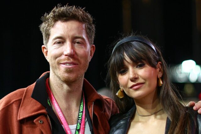 Nina Dobrev e Shaun White chamam o engajamento depois de 5 anos juntos

