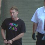 Notorioso policial assassino de volta à prisão após a violação de liberdade condicional