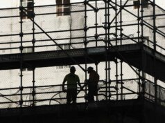 Número de trabalhadores em tempo integral cai à frente das próximas taxas chamadas Constructioin Workers na CBD.