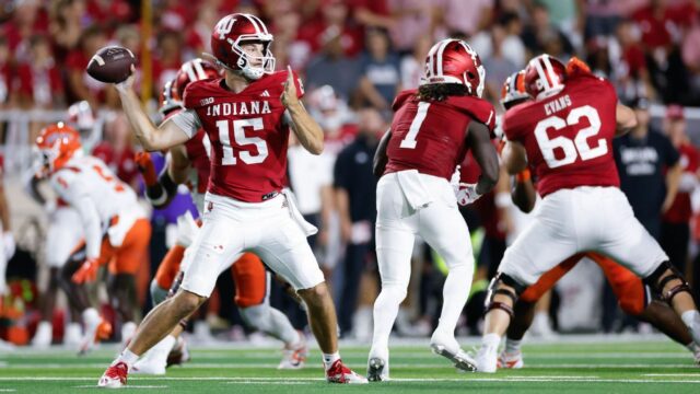 O Playoff de Futebol Universitário seleciona após a semana 4 

