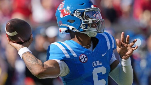 O QB de Kiffin, Bit, Breve 

