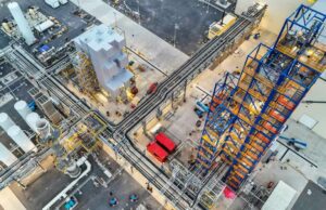 O SILA abre uma instalação de fabricação da United State para fazer ânodos de silício para baterias EV de energia grossa A nova fábrica de Sila fica em meio a campos agrícolas em Moses Lake, Washington.