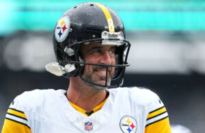 O Steelers Celebrity compartilha previsão vibrante para Aaron Rodgers na semana 1 O Steelers Celebrity compartilha previsão vibrante para Aaron Rodgers na semana 1