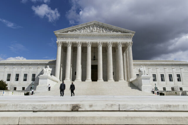 O Supremo Tribunal encontra opções em 2 Situação de emergência Demanda de Trump Admin 

