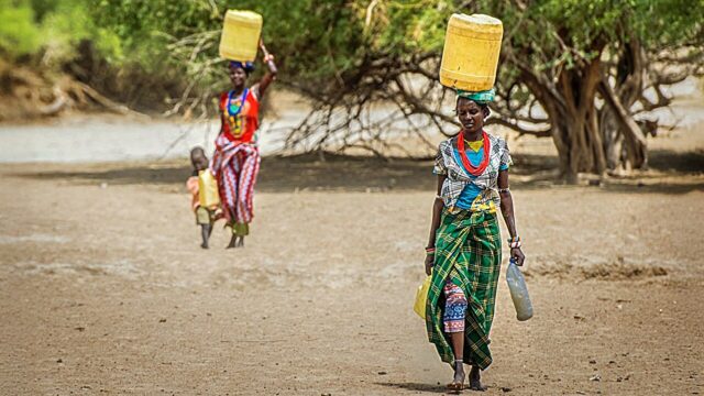 A adaptação -chave ajuda as pessoas nômades a sobreviver em extremo deserto