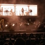 O ar vive direto para o prato de Hollywood com sentimentos frios e instrumentais em homenagem a 'Lua Safari'