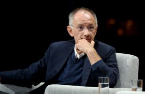 O bilionário VC Mike Moritz bate a nova acusação de visto H-1B como ‘Plano de extorsão brutal’ O bilionário VC Mike Moritz bate a nova acusação de visto H-1B como 'Plano de extorsão brutal'