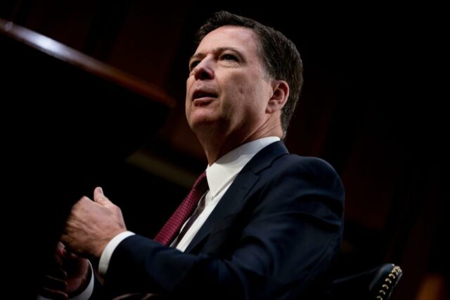 O "cardeal" de James que eu conhecia no FBI merece totalmente qualquer coisa que esteja na loja

