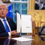 O cartão de platina de Trump fornece danos à obrigação tributária sobre ganhos fora dos EUA para os imigrantes