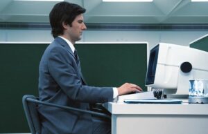 O cubículo do escritório reinou uma vez supremo. Poderia voltar? Os cubículos retornaram na série de TV severance.