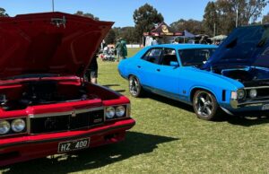 O dia da colcha terá todo mundo coberto com alguns cavalos de potência adicionados O dia da colcha terá todo mundo coberto com alguns cavalos de potência adicionados