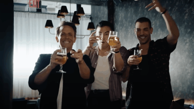 O dia de Seth Meyers consumindo álcool com Bowen Yang e Matt Rogers termina em tumulto divertido 

