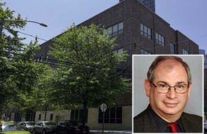 O diretor de longa data de Nova York, ‘Creepy Bill’, tateou a estudante de 17 anos, equipe, transformou a escola em ‘Playground Sexual:’ Suit O diretor de longa data de Nova York, 'Creepy Bill', tateou a estudante de 17 anos, equipe, transformou a escola em 'Playground Sexual:' Suit