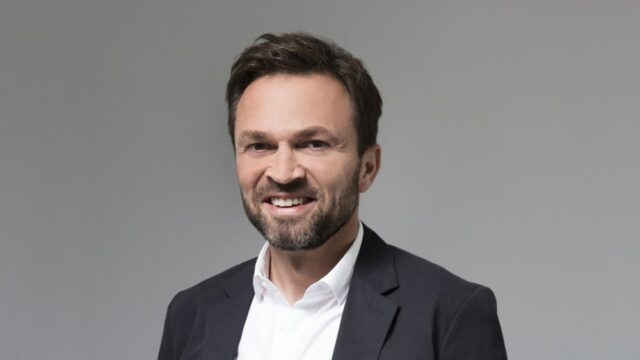 O empregador anterior Gaumont, Christophe Riandée 


