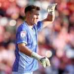 Radek Vitek, de Bristol City, em ação durante a partida do Sky Bet Championship entre Sheffield United e Bristol City em Bramall Lane em 9 de agosto de 2025