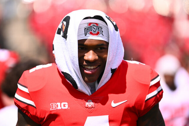 O estado de Ohio Buckeyes celebridade Jeremiah Smith estabelece um documento grande 

