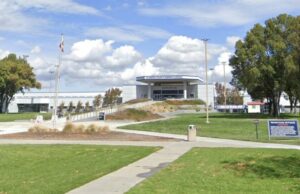 O homem do Golden State que virou vigilante elimina o malfeitor sexual infantil, cobrado com assassinato, declaram policiais Yahoo news home