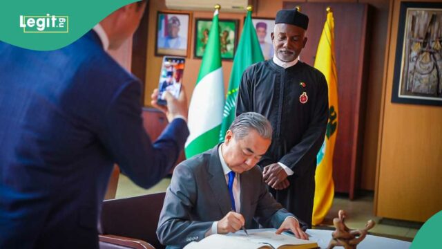 O idioma chinês incluído oficialmente no currículo de educação revisado da Nigéria

