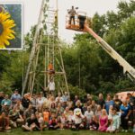 O imigrante ucraniano cresce o girassol mais alto do mundo que se estende por mais de 35 pés de altura em Indiana, como tributo ao país devastado pela guerra