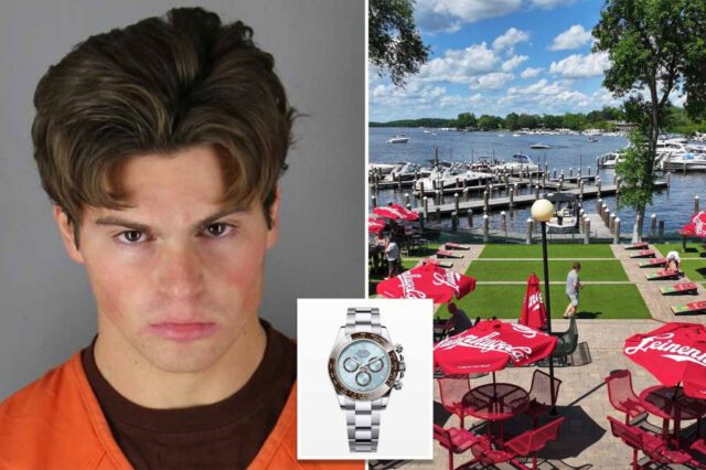 O jogador de futebol da faculdade D1 inicializou do time depois de supostamente passar a bolsa de grife, roupas de ponta e US $ 228 mil rolex do barco

