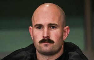 O líder neonazista Thomas Sewell recusou a fiança por suposto ataque de acampamento Thomas Sewell foi negado a fiança por um suposto ataque a um local indígena em Melbourne.